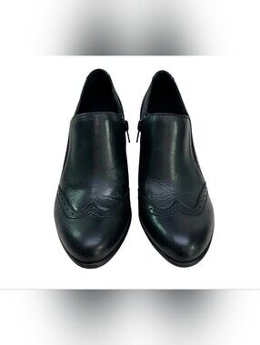 Born Chakri Black Leather Wingtip Side Zip Ankle Booties Pumps Stacked Heel Acad